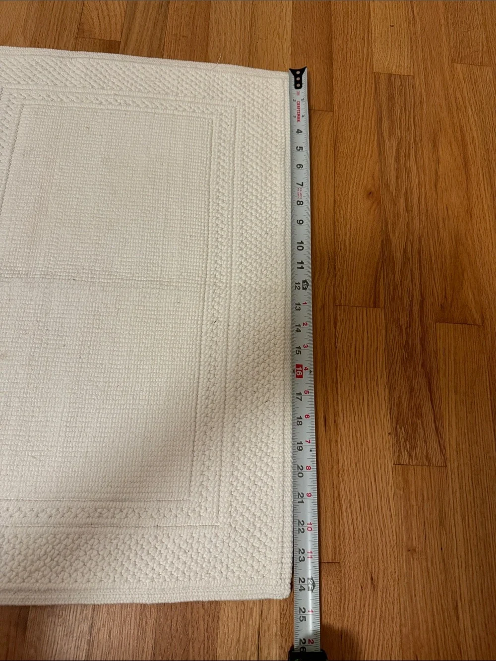 ✅ VINTAGE Like-New Old Stock Classic Embroidered Rich Cotton Bath Mat -White